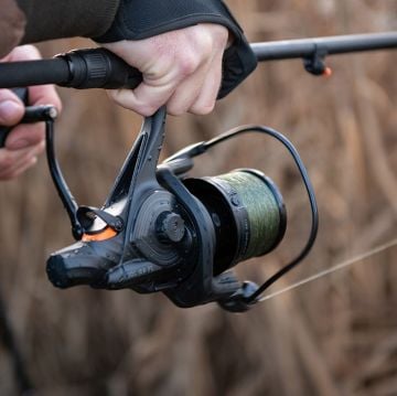 Fox EOS 12000 FS rola – šaranska rola s free spool sistemom