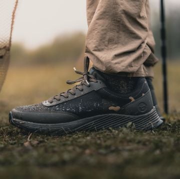 Korda Drykore Trainer Dark Kamo vodootporne tenisice za ribolov